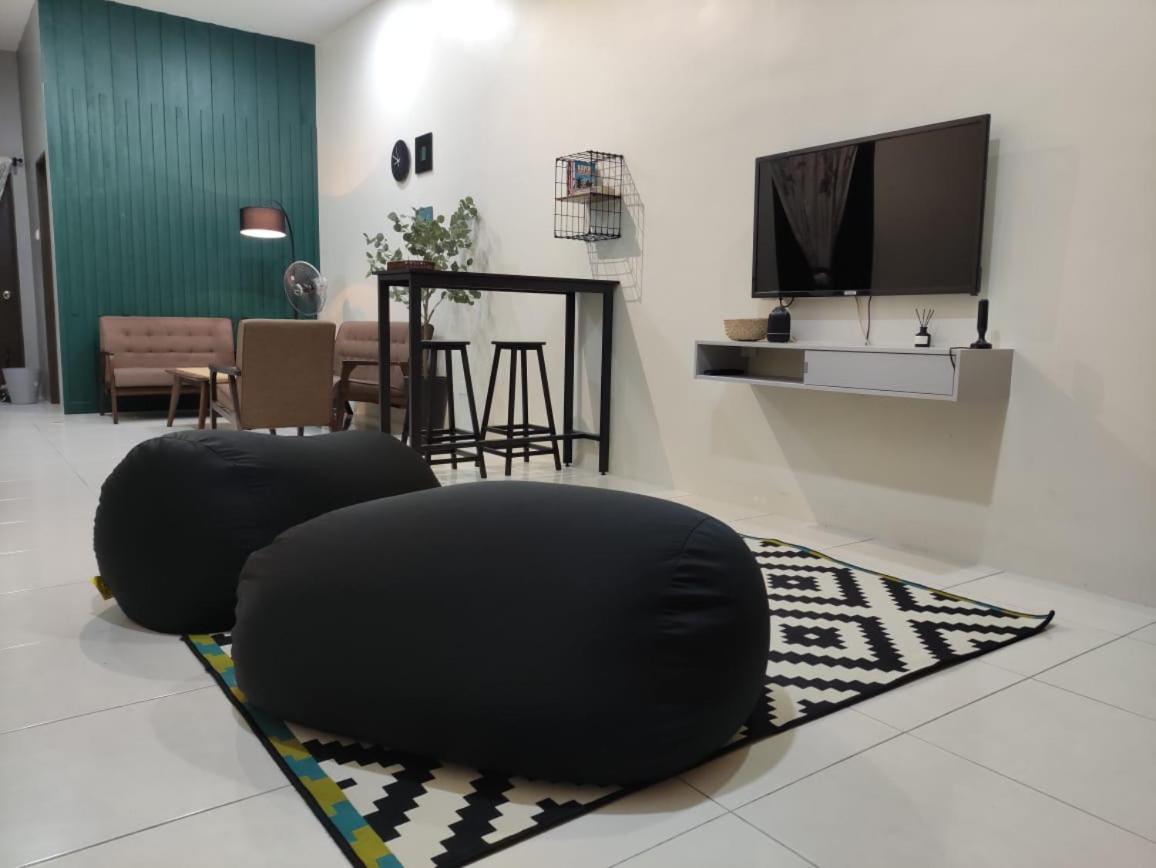 32 Impian Homestay, *